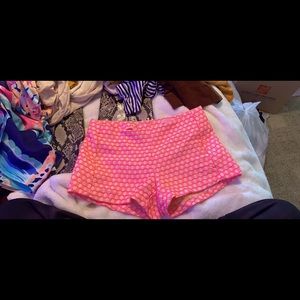 Lilly pulitzer short 2” seam SUPER COMFY